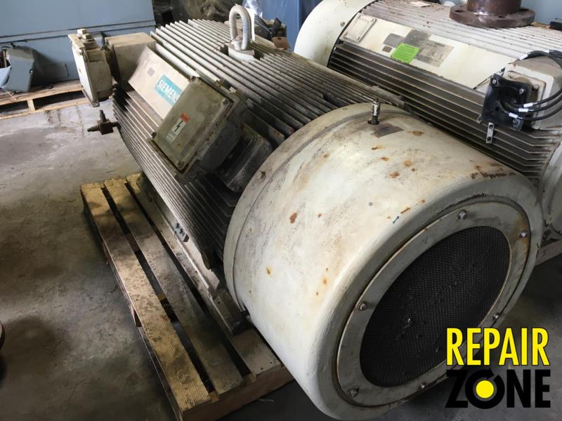 Siemens 300 HP 900 RPM 5810 FR-A