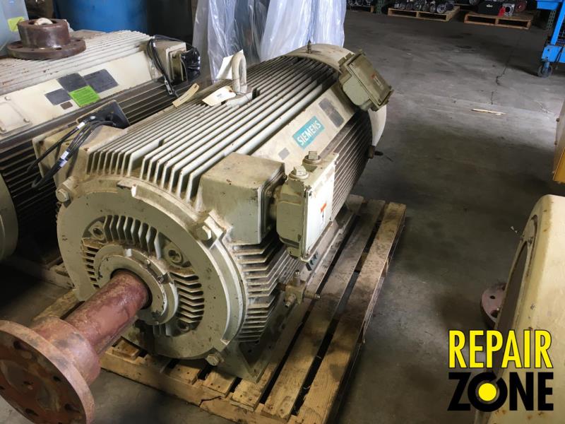 Siemens 300 HP 900 RPM 5810 FR-A